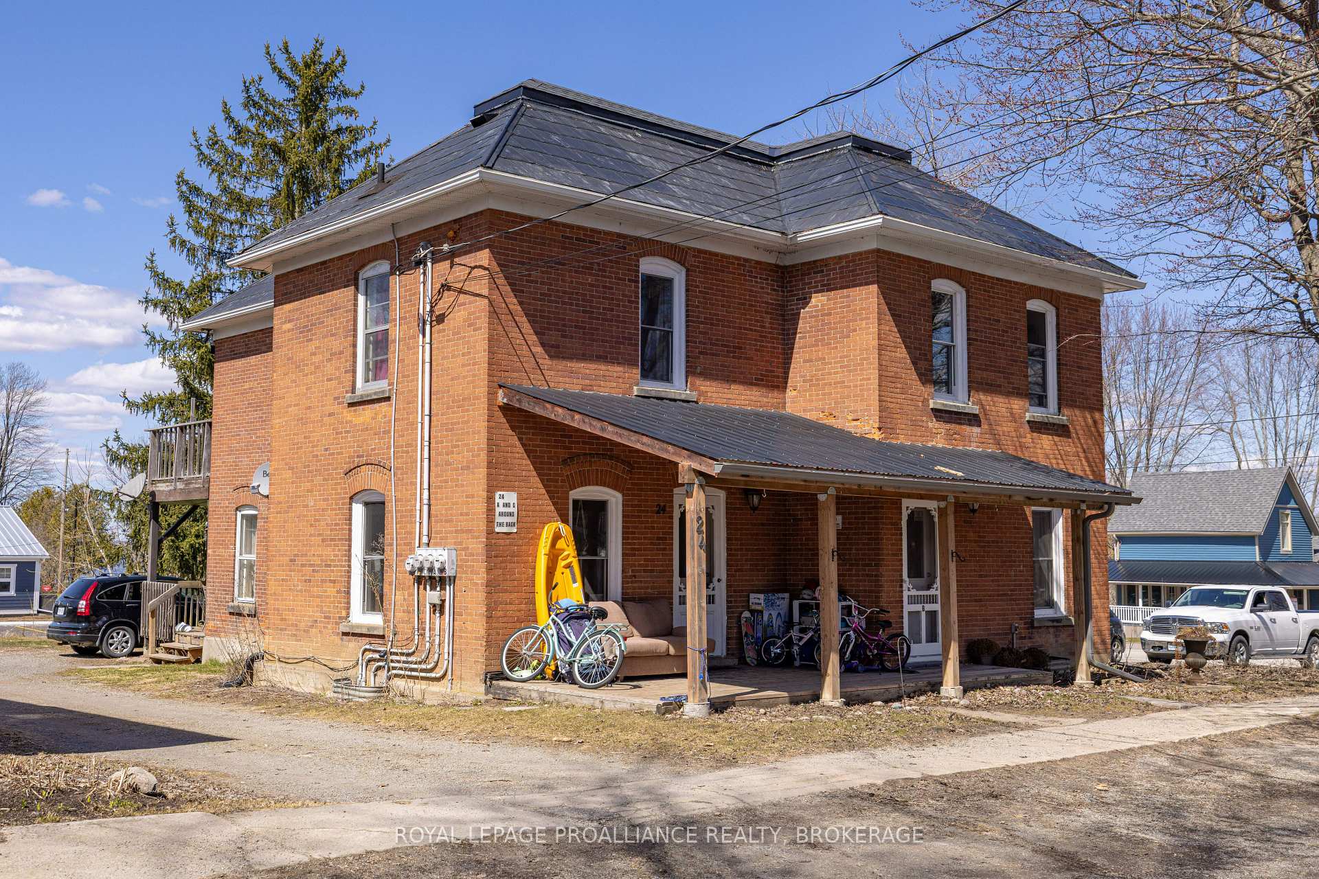 24 Perth Street, Rideau Lakes, ON K0G 1V0, Rideau Lakes — photo 1