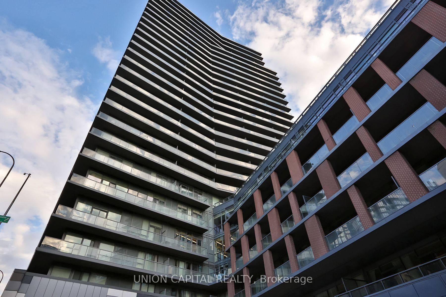 20 Bruyeres Mews 1103, Toronto, ON M5V 0G8, Toronto C01 — photo 1