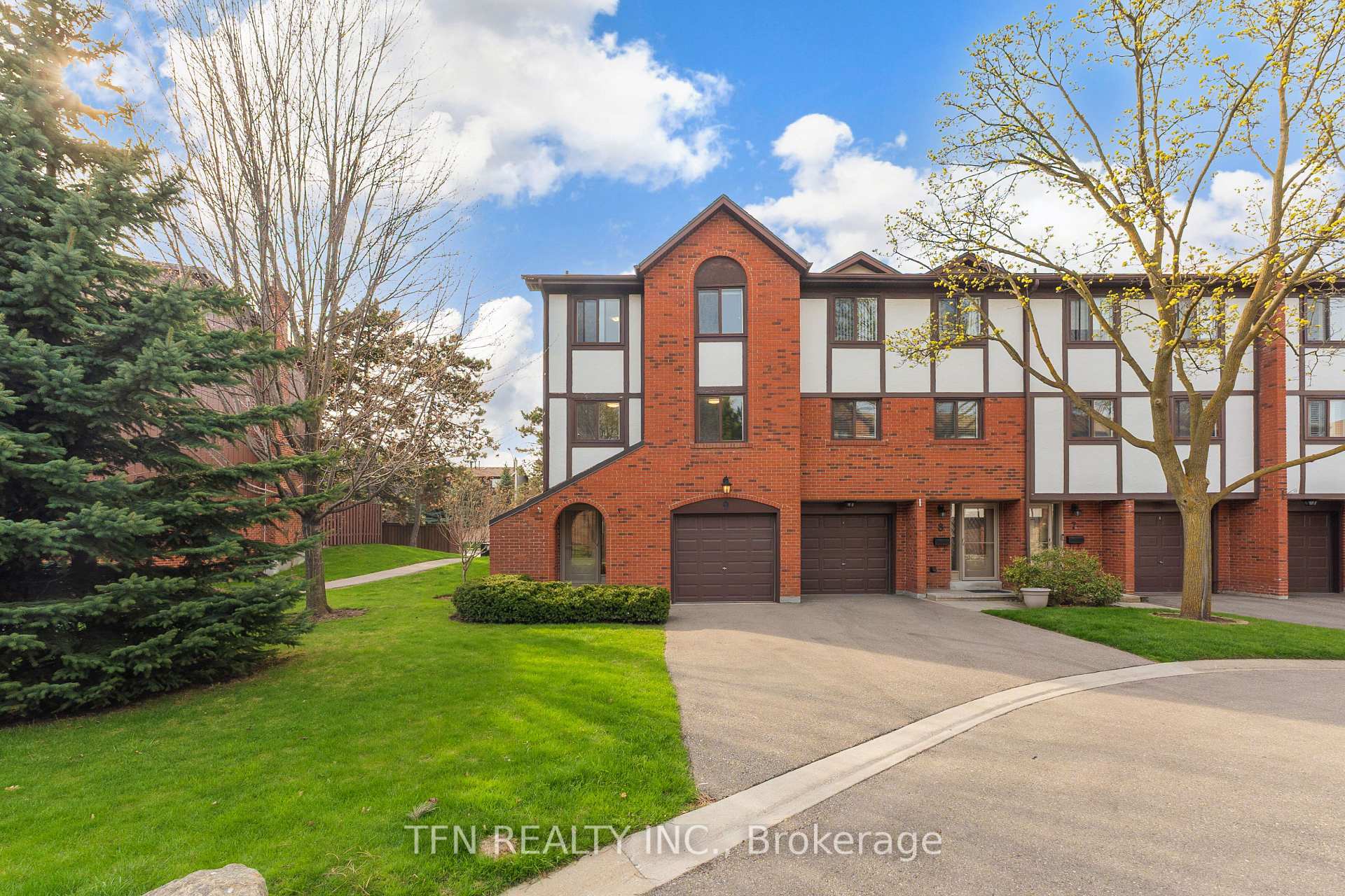 4165 Fieldgate Drive 9, Mississauga, ON L4W 2M9, Mississauga — photo 1