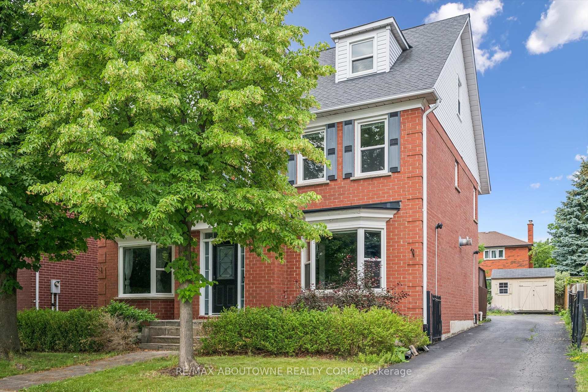 2456 Sixth Line, Oakville, ON L6H 5Z8, Oakville — photo 1