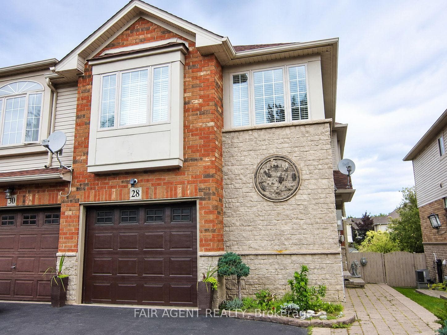 28 Elderberry Avenue, Grimsby, ON L3M 5R5, Grimsby — photo 1