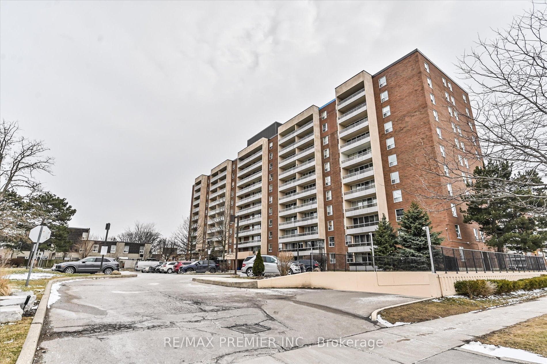 25 Four Winds Drive 604, Toronto, ON M3J 1K8, Toronto W05 — photo 1