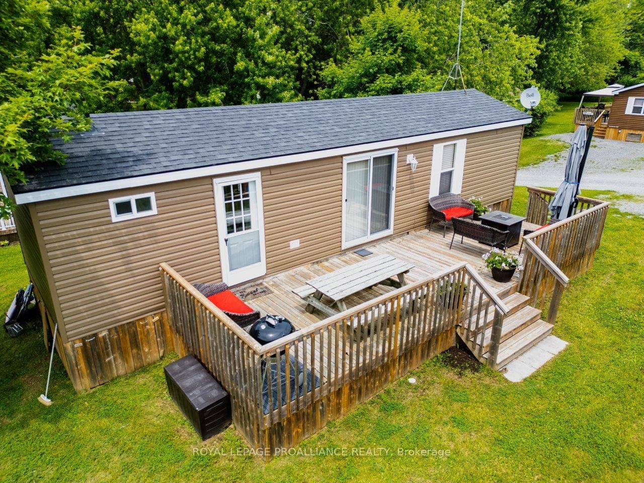 486 Cty Rd 18-12 Park Meadow Lane, Prince Edward County, ON K0K 1P0, Prince Edward County — photo 1