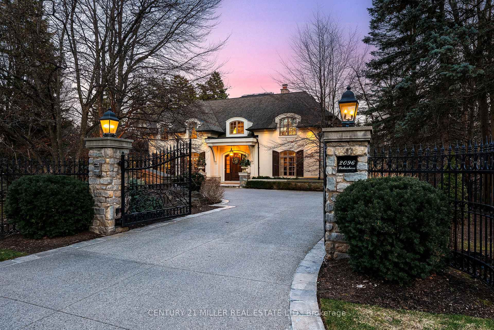 2096 Lakeshore Road E, Oakville, ON L6J 1M3, Oakville — photo 1