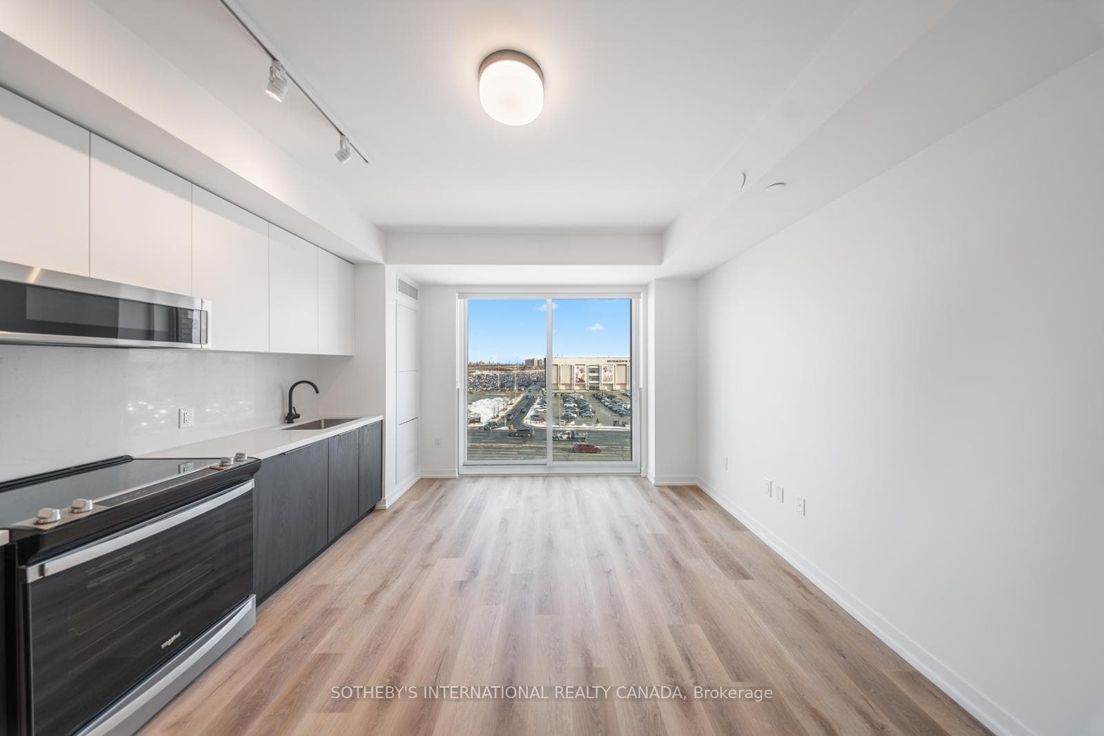 5 York Garden Way 703, Toronto, ON M6A 2V1, Toronto W04 — photo 1