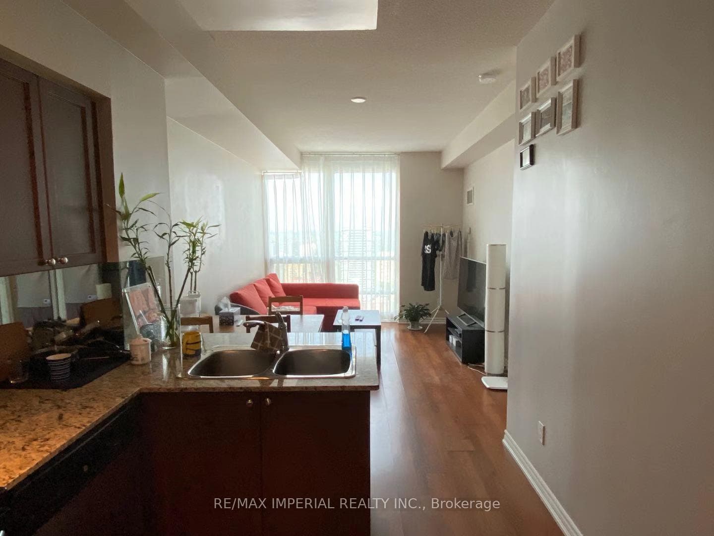 761 Bay Street 3304, Toronto, ON M5G 2R2, Toronto C01 — photo 1