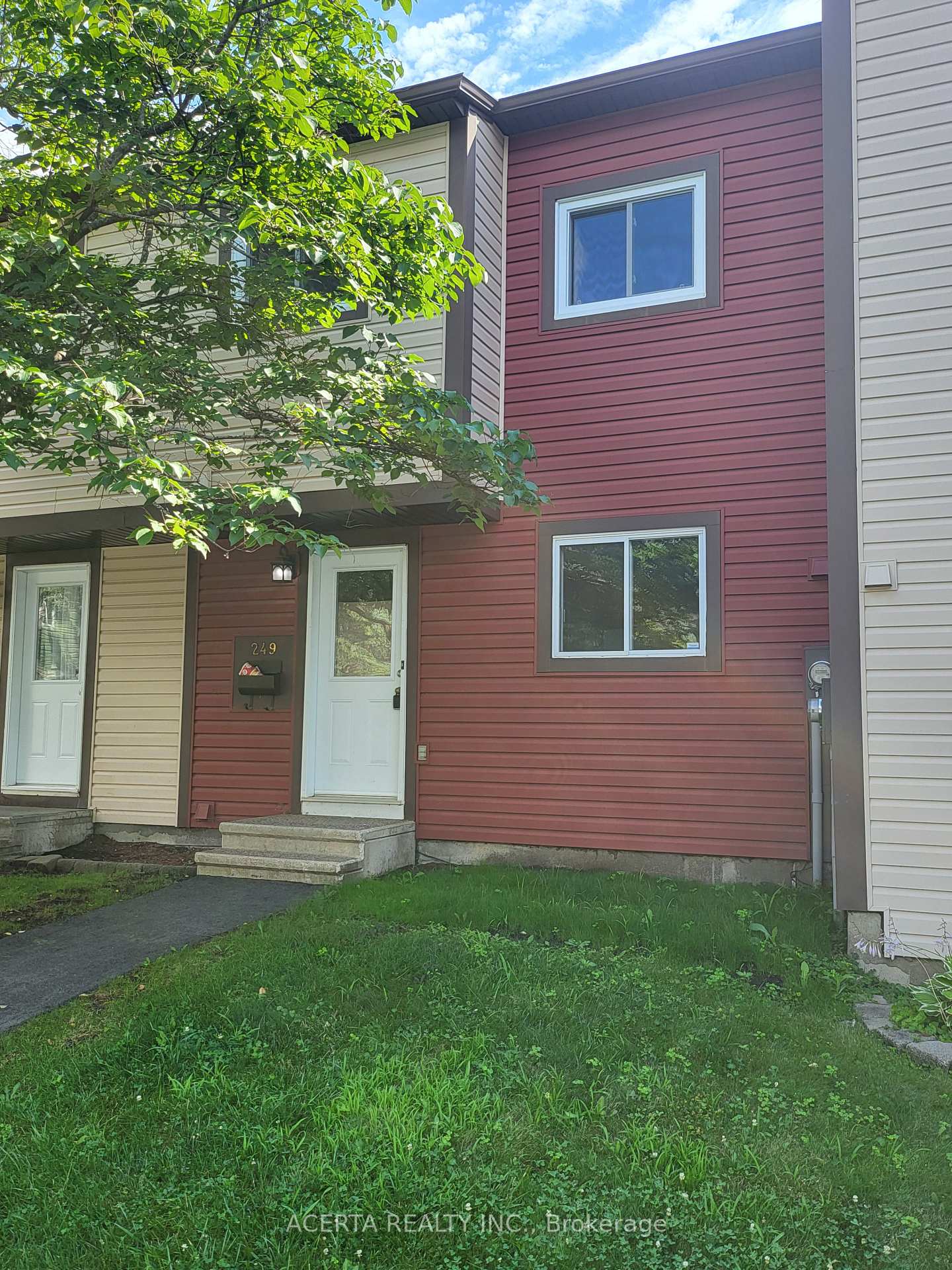249 TEAL Crescent, Orleans - Cumberland and Area, ON K1E 2C3, Orleans - Cumberland and Area — photo 1