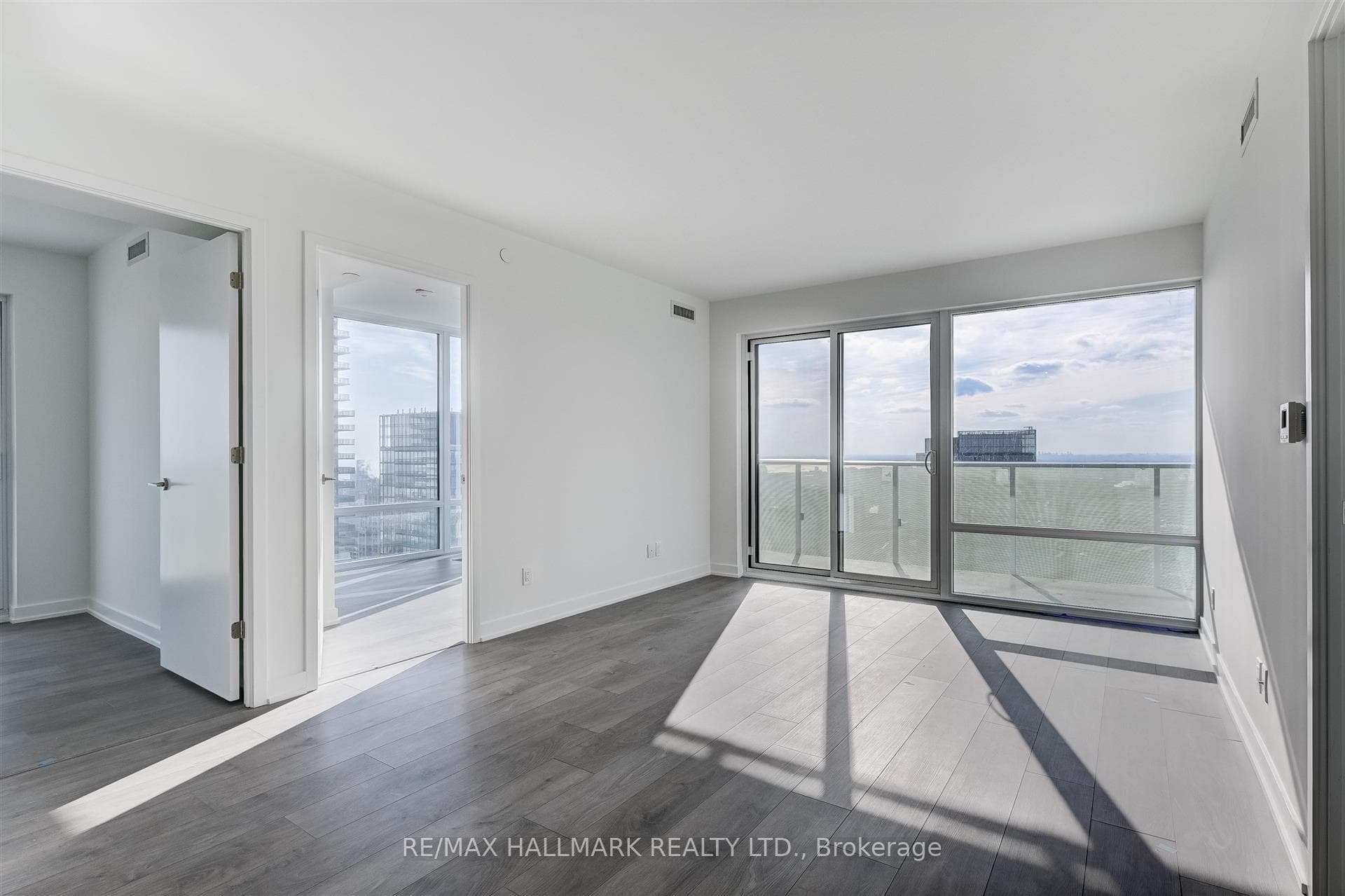 501 Yonge Street 5212, Toronto, ON M4Y 1Y4, Toronto C01 — photo 1