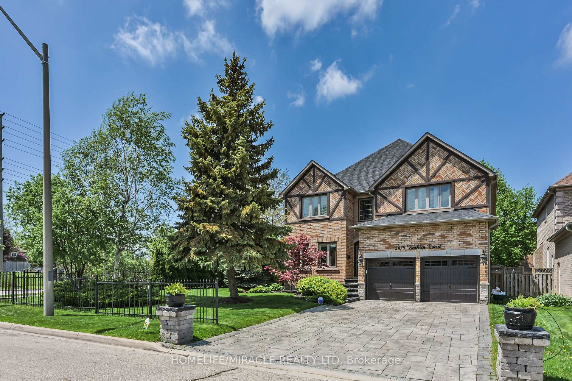 2479 Rathlin Court, Mississauga, ON L5K 2S4, Mississauga — photo 1