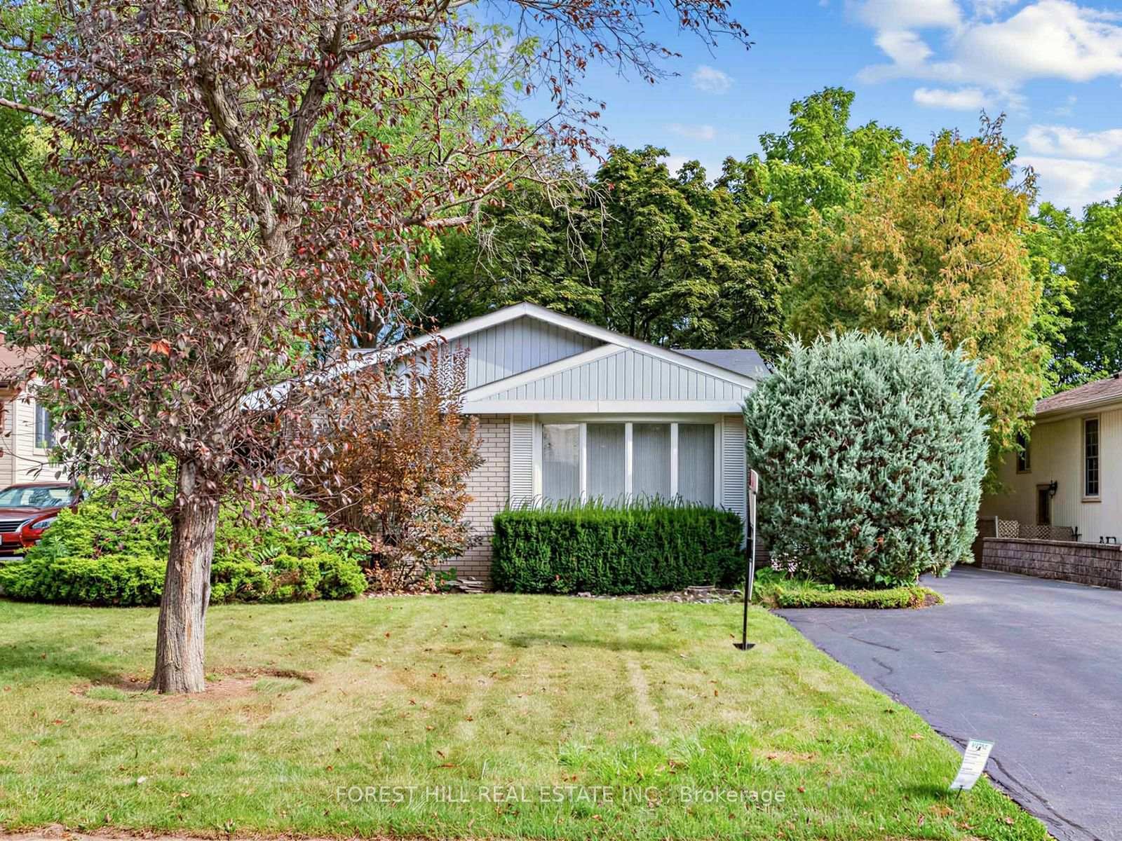 56 Little John Road, Hamilton, ON L9H 4G7, Hamilton — photo 1