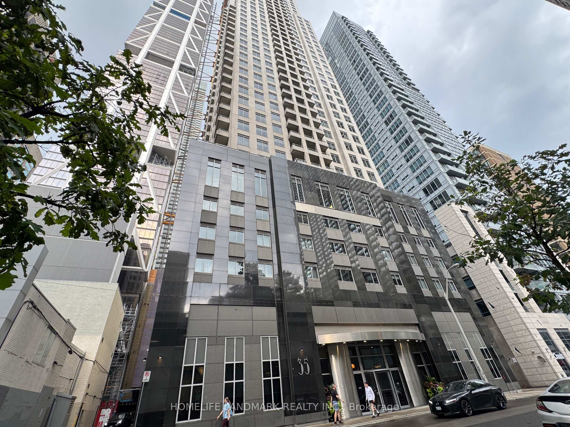 35 Balmuto Street 501, Toronto, ON M4Y 0A3, Toronto C01 — photo 1
