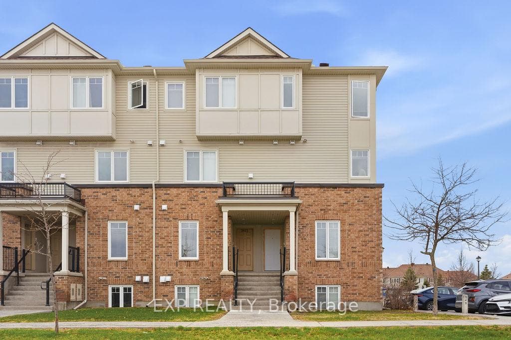 2621 Longfields Drive 32, Barrhaven, ON K2J 2L7, Barrhaven — photo 1