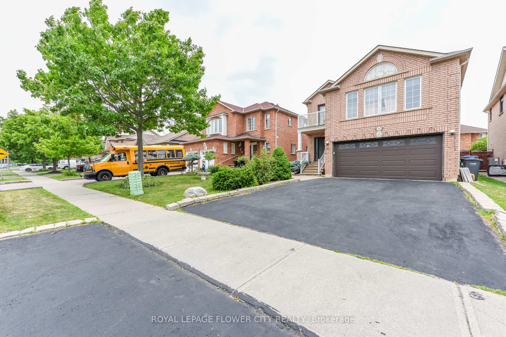 46 Pertosa Drive, Brampton, ON L6X 4W8, Brampton — photo 1