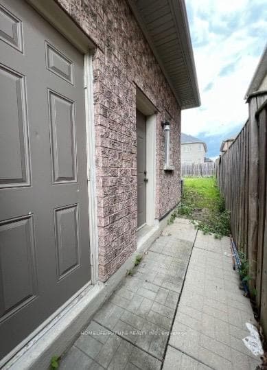2 Berger Avenue Bsmt, Markham, ON L6B 0B6, Markham — photo 1