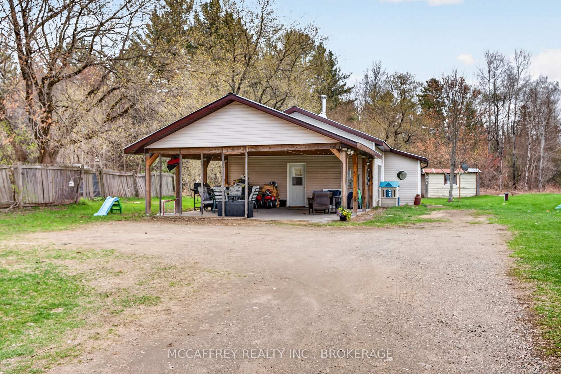 14 Glastonbury Road, Addington Highlands, ON K0H 2G0, Addington Highlands — photo 1