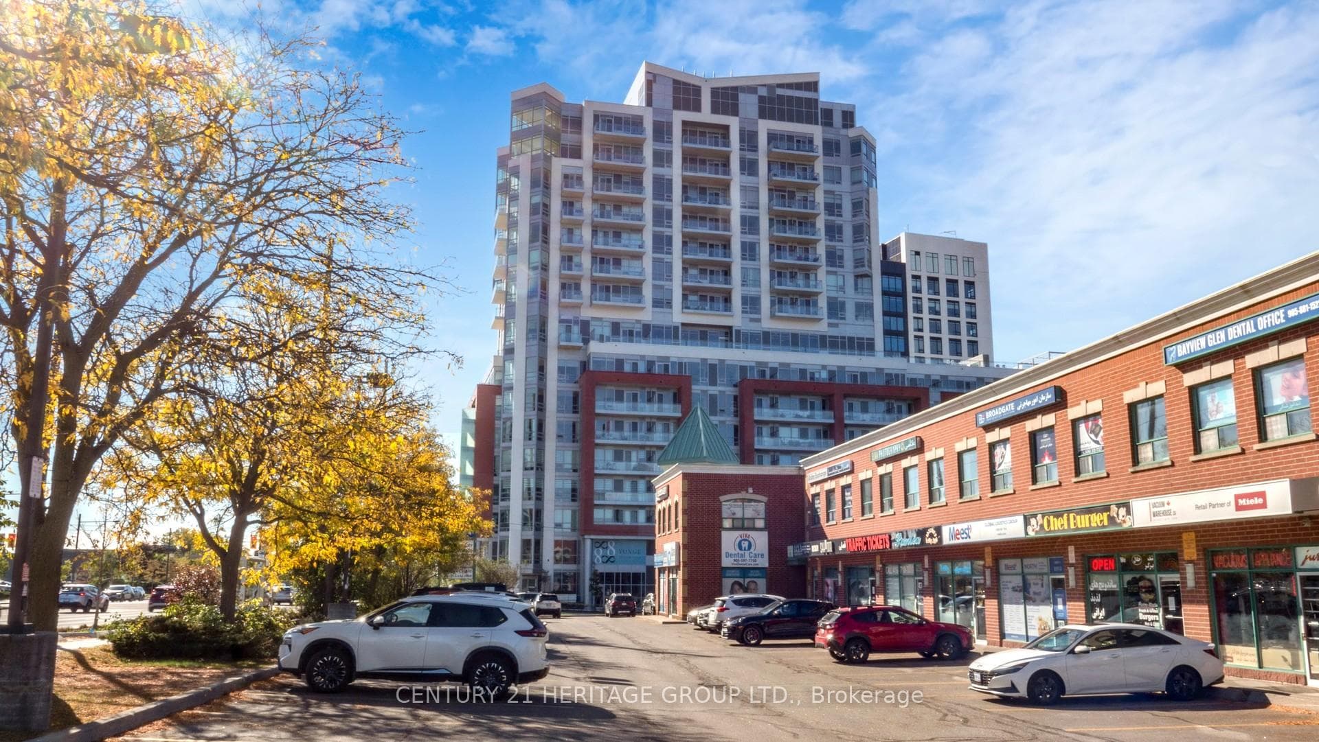 8888 Yonge Street 1205, Richmond Hill, ON L4C 5V6, Richmond Hill — photo 1