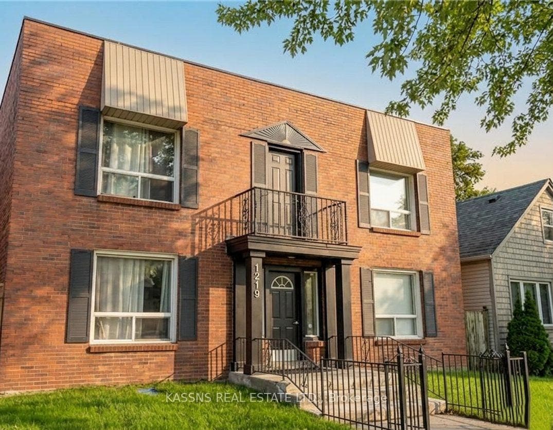 1219 Monmouth Road, Windsor, ON N8W 3M2, Windsor — photo 1