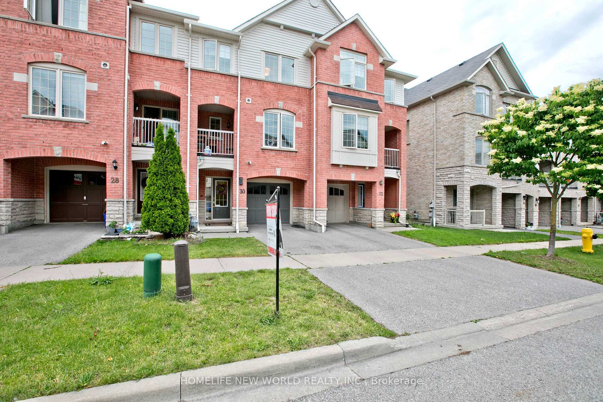 30 Linnell Street, Ajax, ON L1Z 0K8, Ajax — photo 1