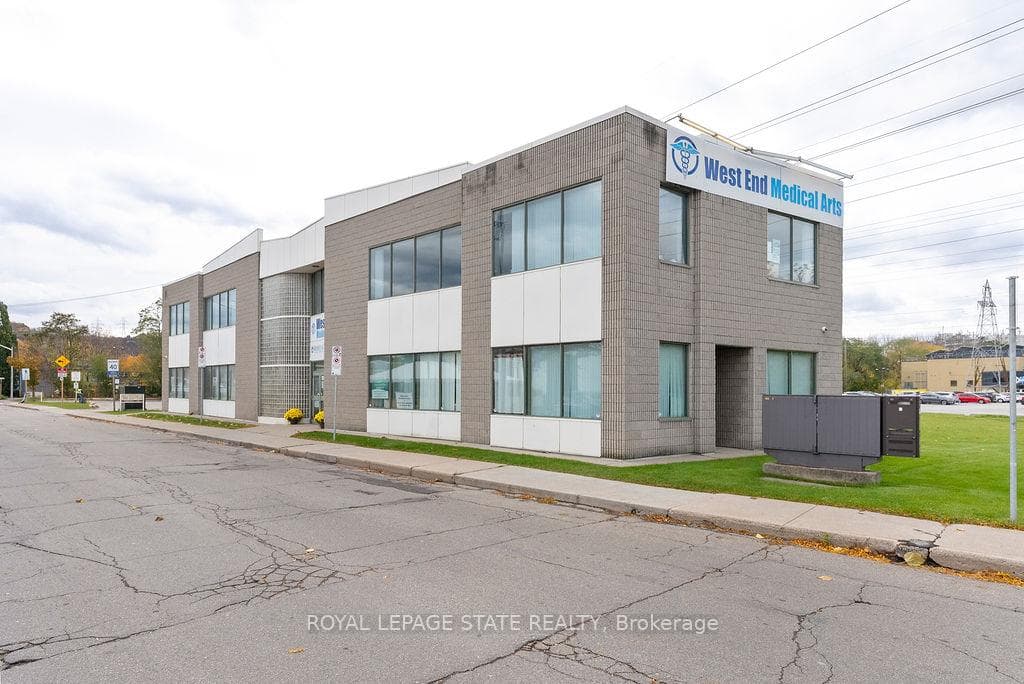 10 Ewen Road 2nd floor, Hamilton, ON L8S 3C4, Hamilton — photo 1