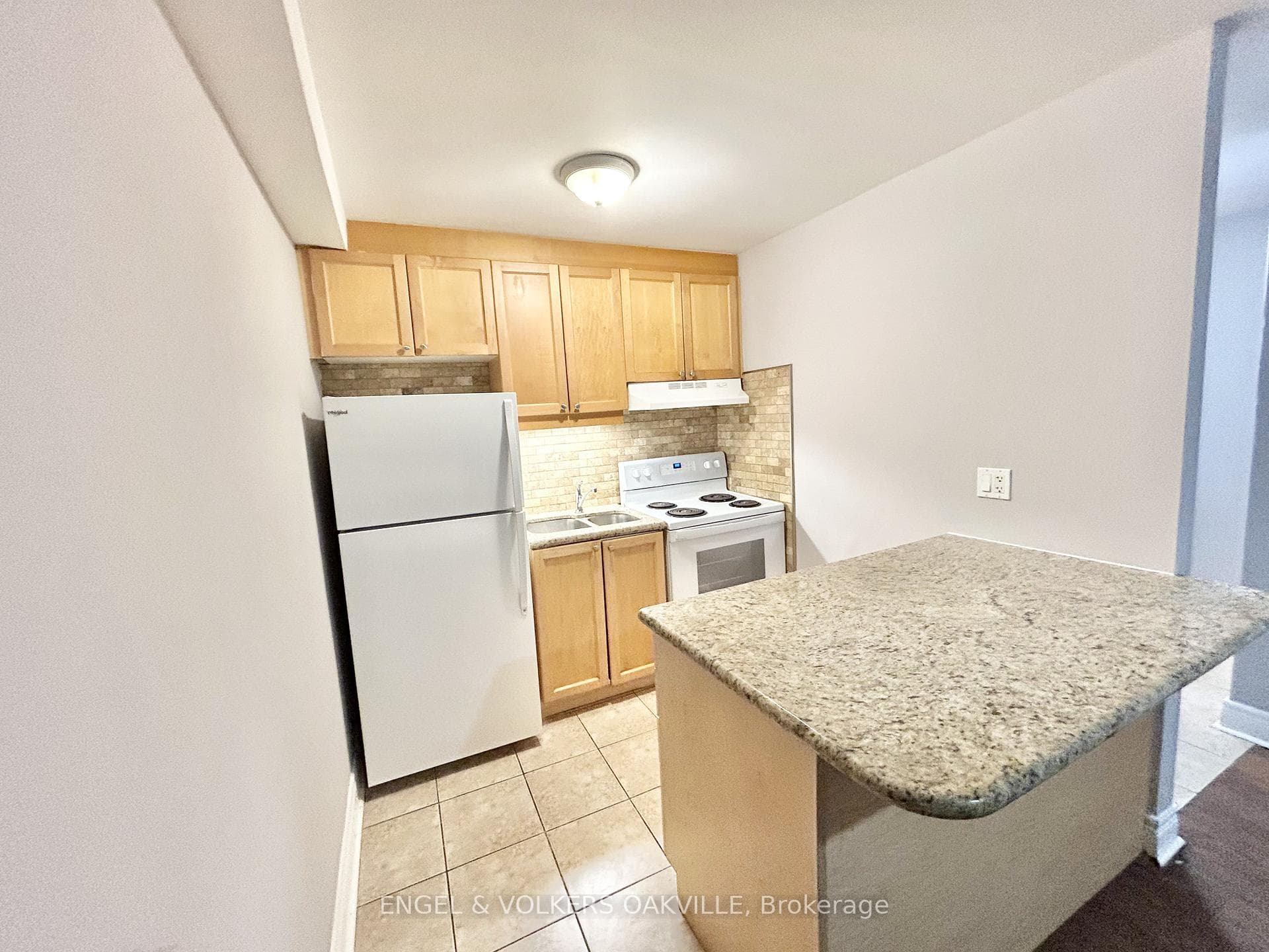 90 Twenty Fifth Street 31, Toronto, ON M8V 3P9, Toronto W06 — photo 1