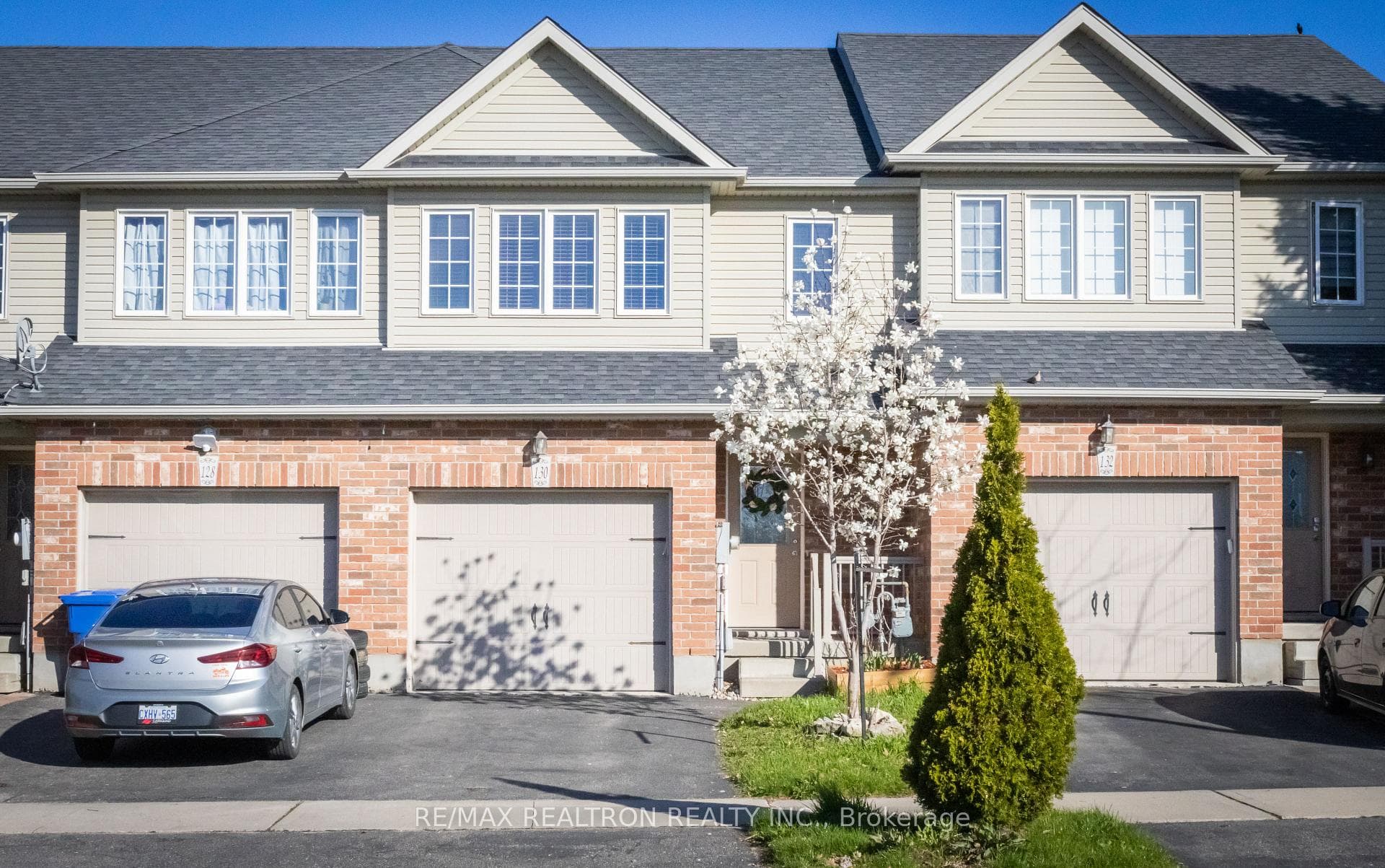 130 Simmonds Drive, Guelph, ON L7A 0P3, Guelph — photo 1