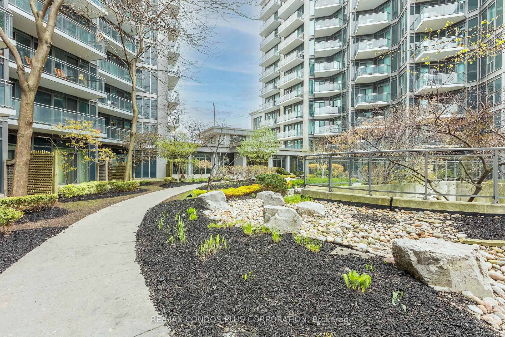 2119 Lake Shore Boulevard W 317, Toronto, ON M8V 4E8, Toronto W06 — photo 1