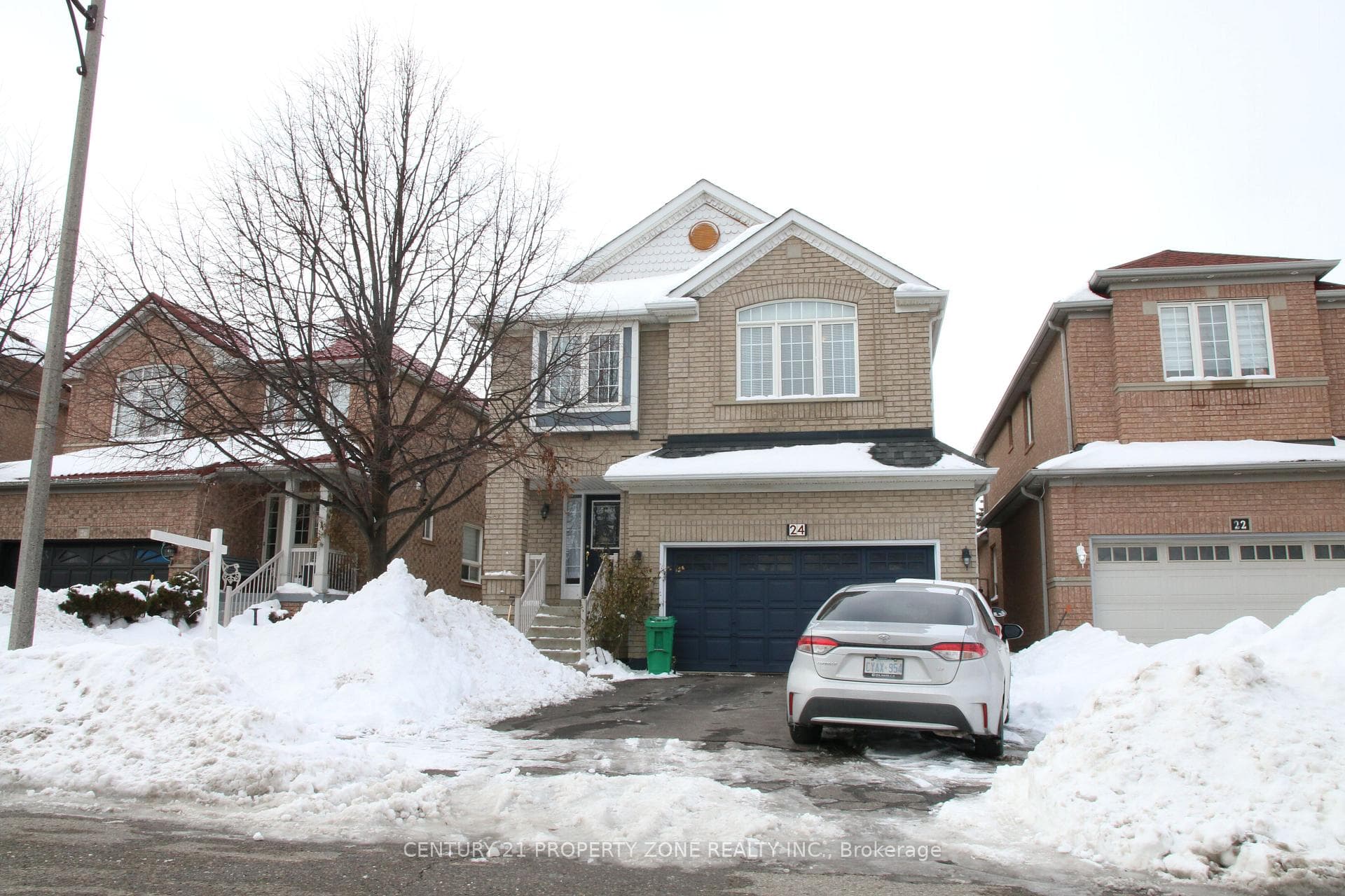 24 Sweet Clover Crescent, Brampton, ON L6R 3A2, Brampton — photo 1
