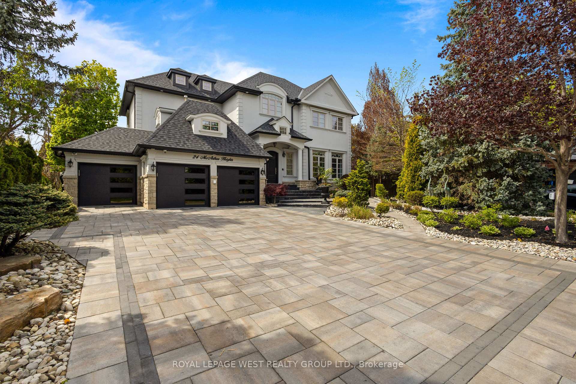 24 McArthur Heights, Brampton, ON L6Z 3N2, Brampton — photo 1