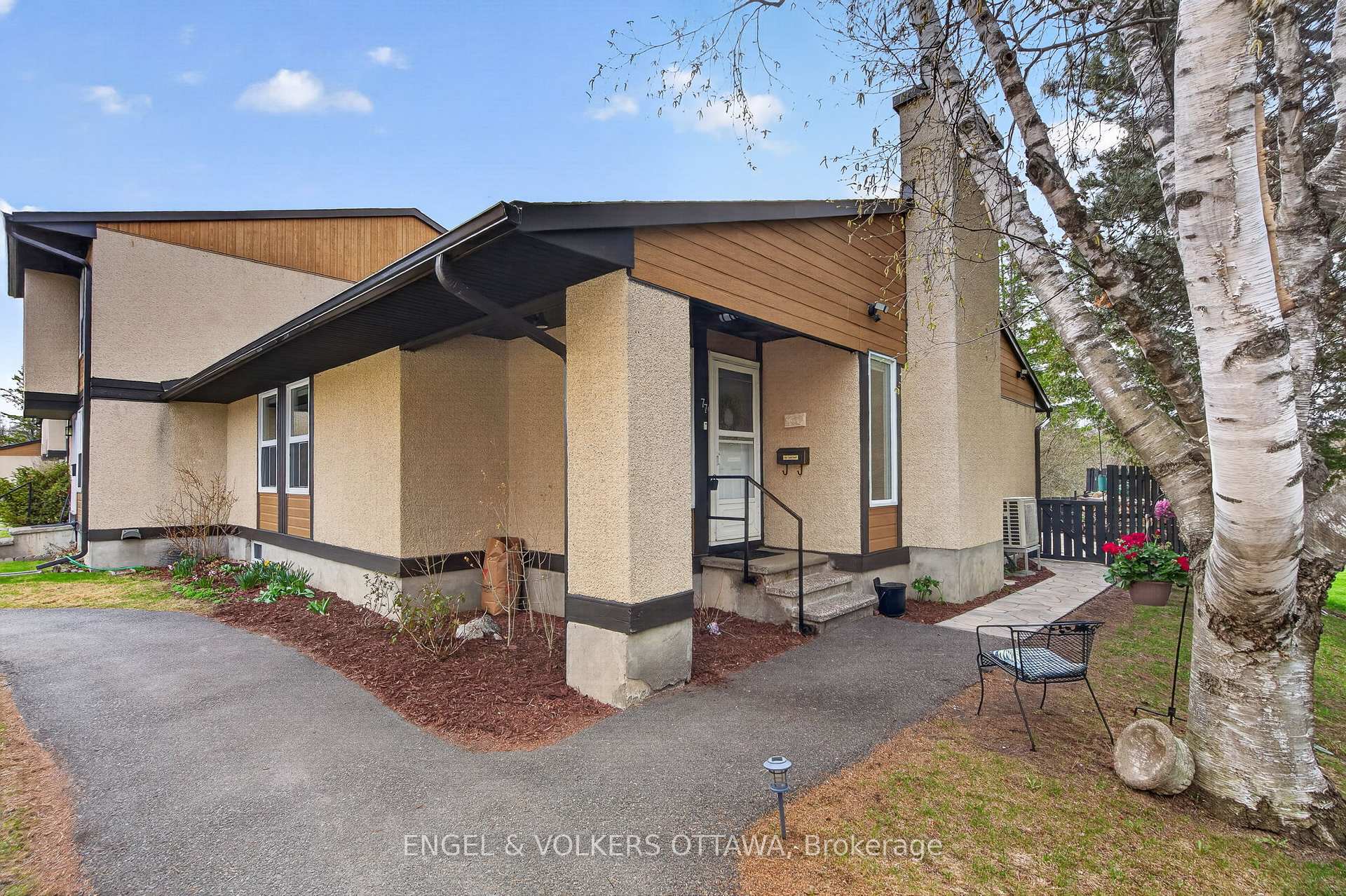 3344 Uplands Drive 77, Hunt Club - Windsor Park Village and Area, ON K1V 9R9, Hunt Club - Windsor Park Village and Area — photo 1