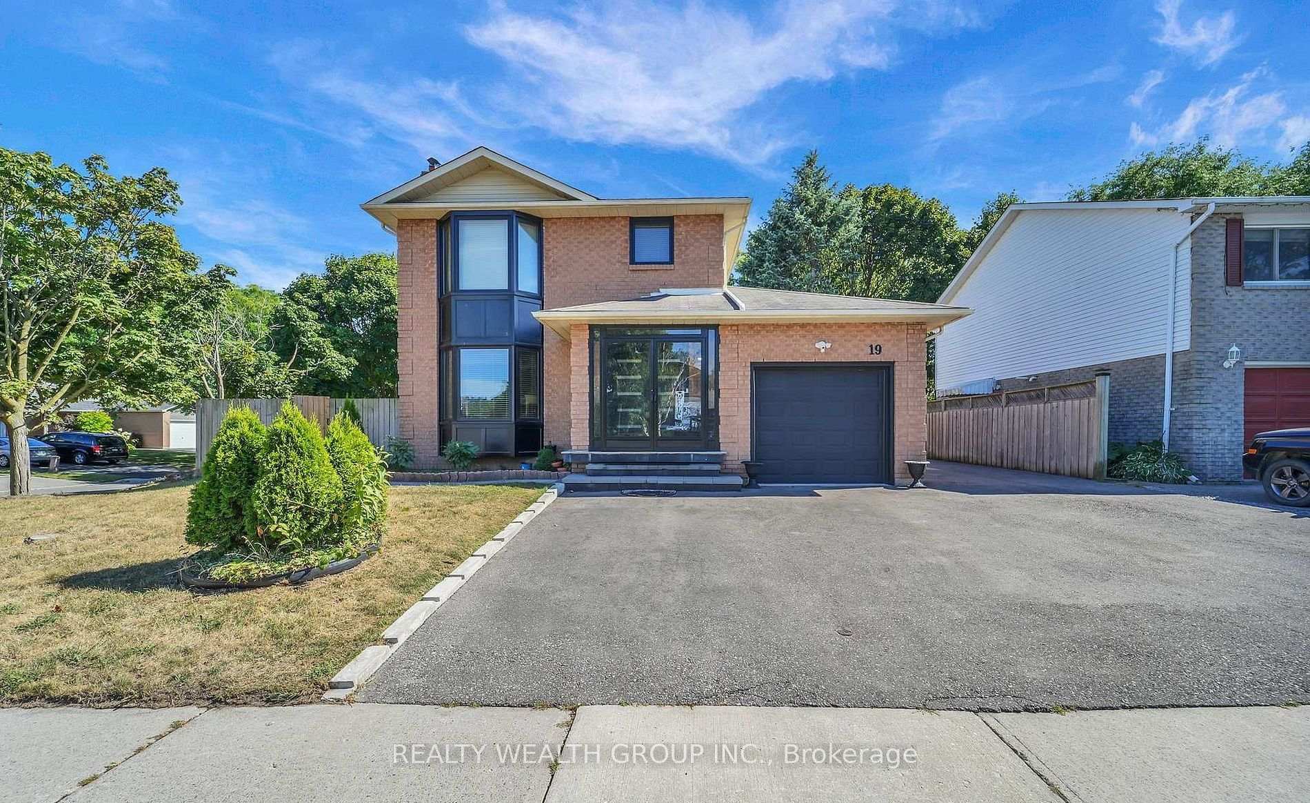 19 Glenabbey Drive, Clarington, ON L1E 1C1, Clarington — photo 1