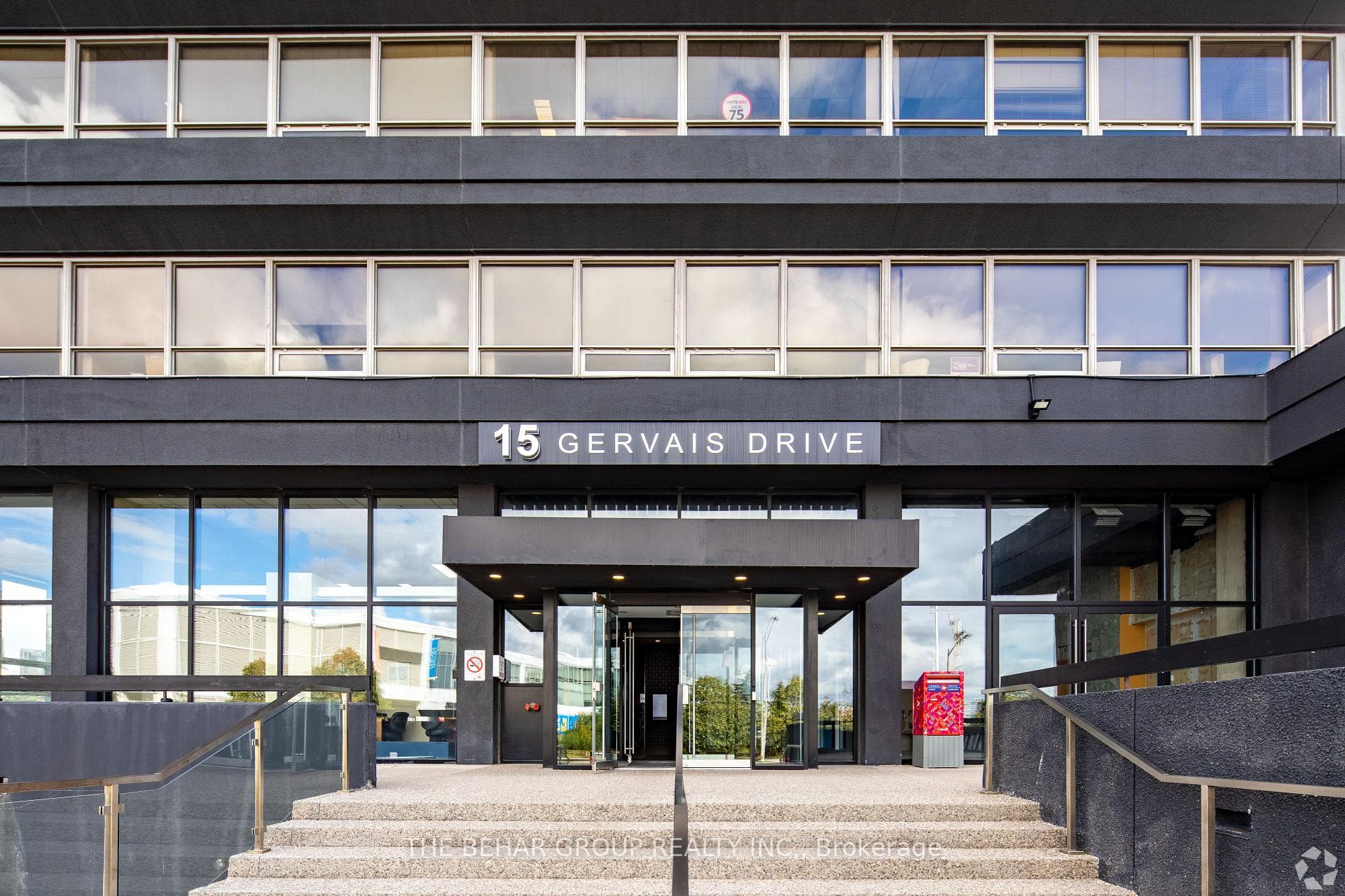 15 Gervais Drive 300, Toronto, ON M3C 1Y8, Toronto C13 — photo 1