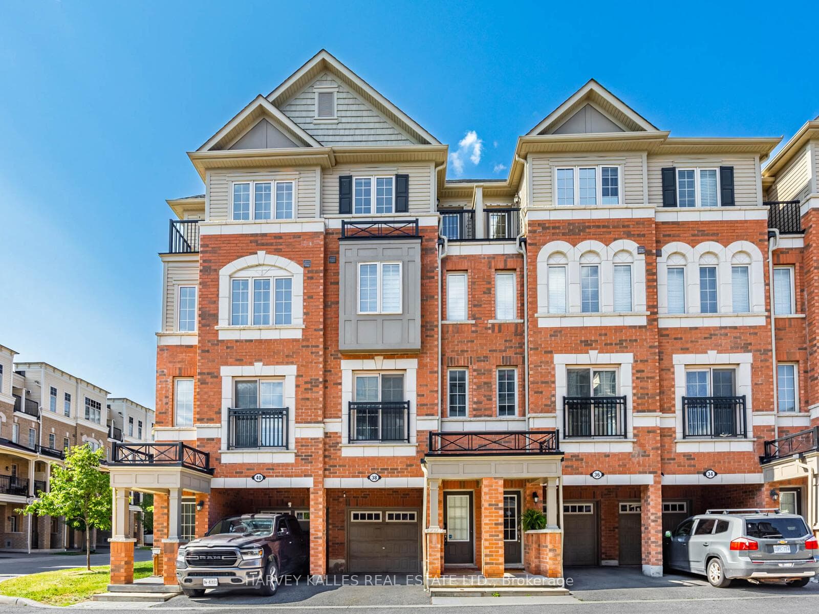 38 Glenstal Path, Oshawa, ON L1L 0L2, Oshawa — photo 1