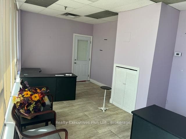 1428 Speers Road 6 Front, Oakville, ON L6L 5M1, Oakville — photo 1