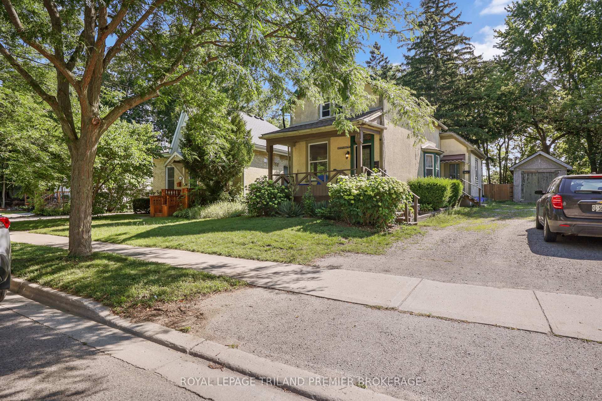 12 Orchard Street, London South, ON N6J 2R3, London South — photo 1