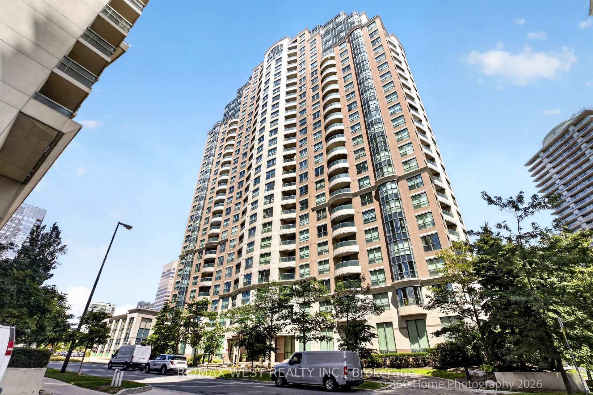 7 Lorraine Drive 706, Toronto, ON M2N 7H2, Toronto C07 — photo 1