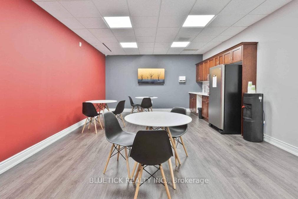 5500 North Service Road 300-20, Burlington, ON L7L 6W6, Burlington — photo 1