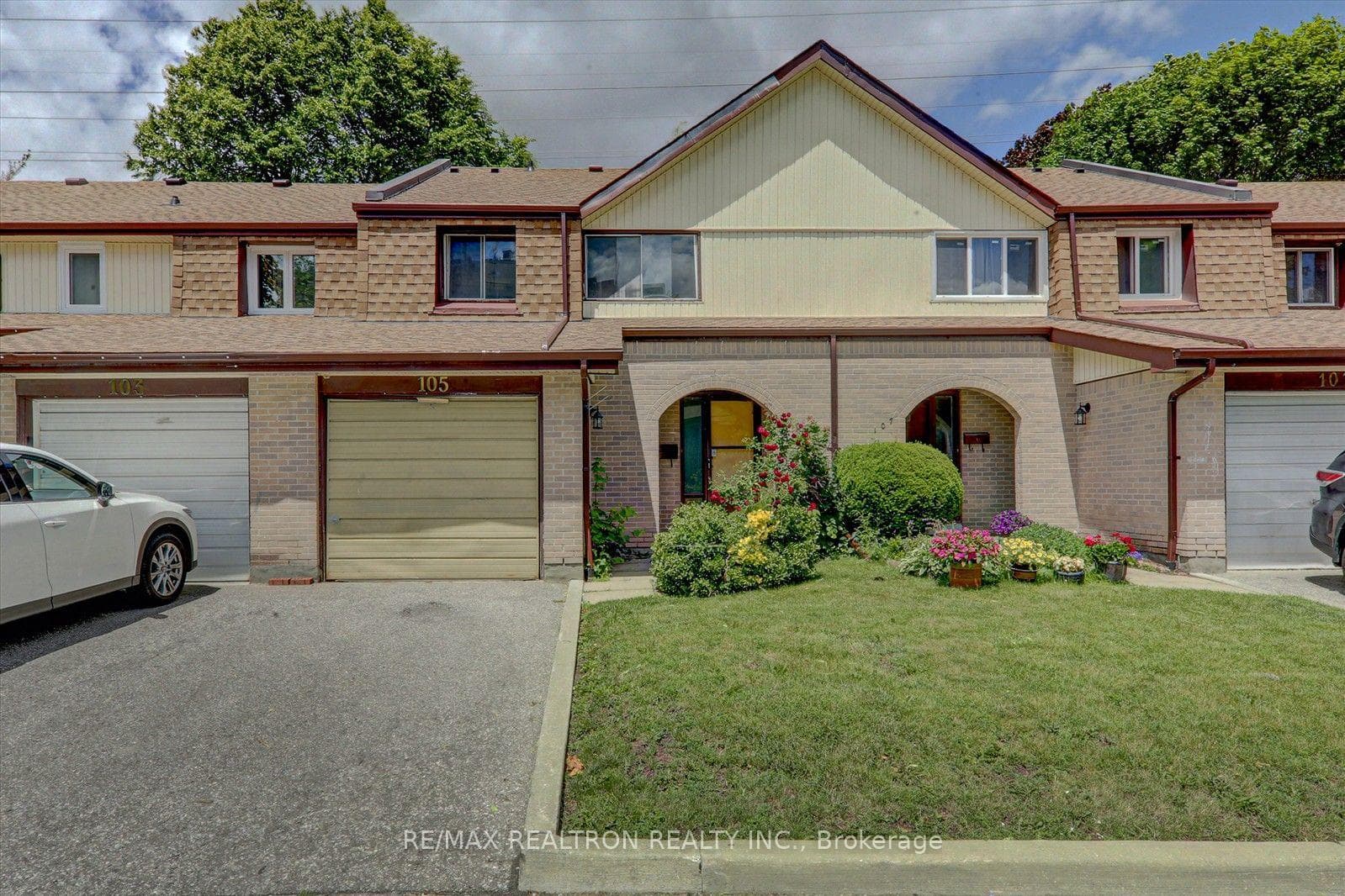 10 Livonia Place 105, Toronto, ON M1E 4W6, Toronto E09 — photo 1