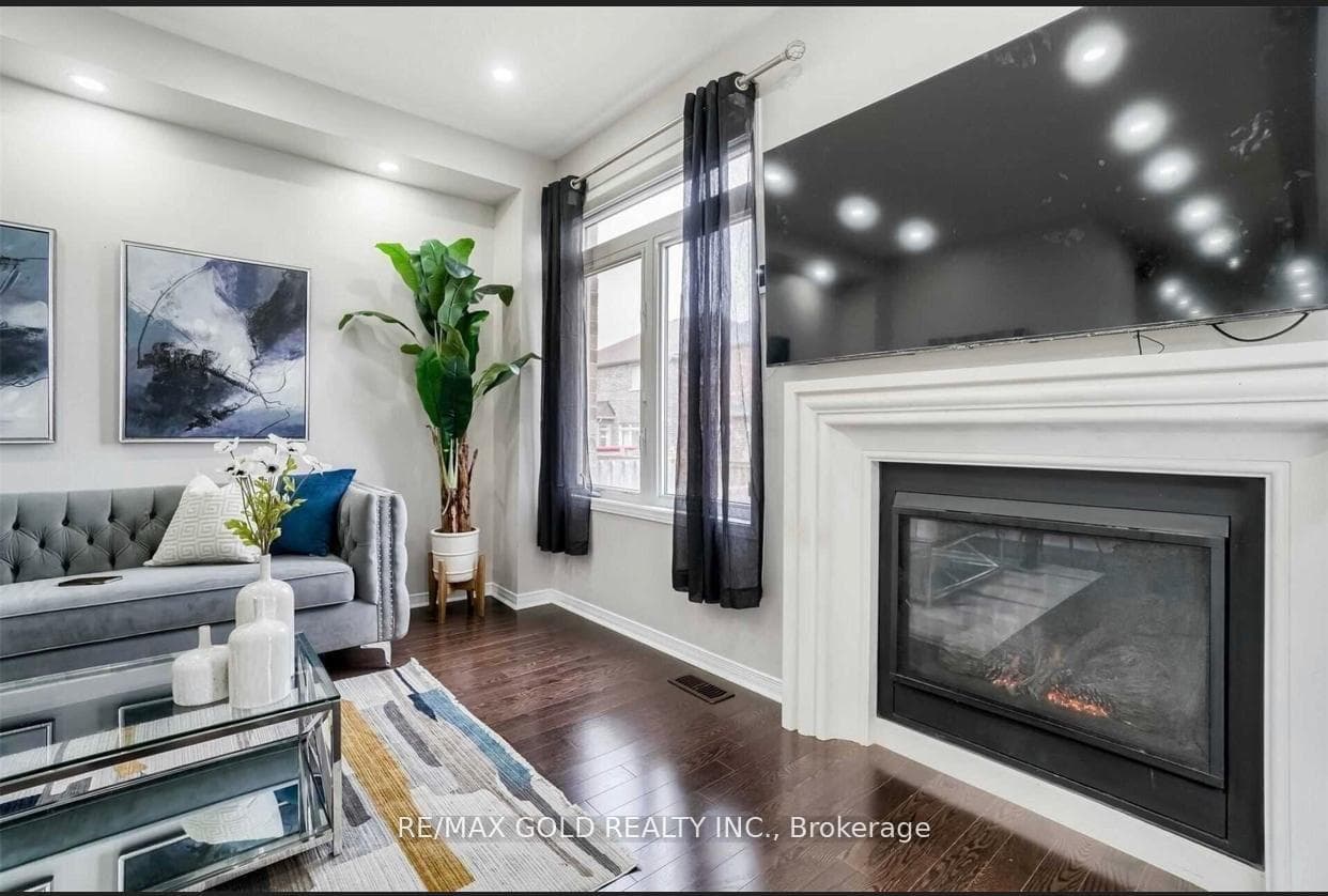 66 Zelda Road, Brampton, ON L6R 0B6, Brampton — photo 1