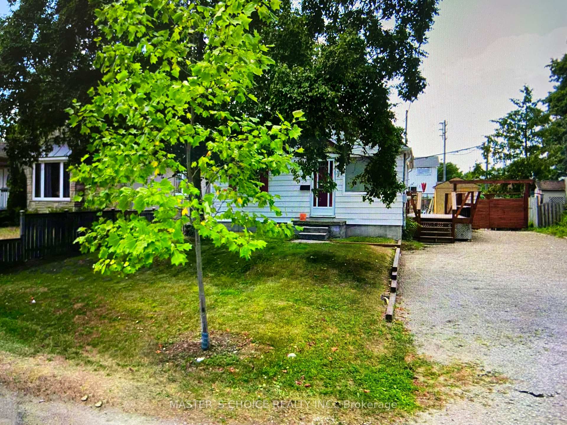 32 Amiens Road, Toronto, ON M1E 3S6, Toronto E10 — photo 1