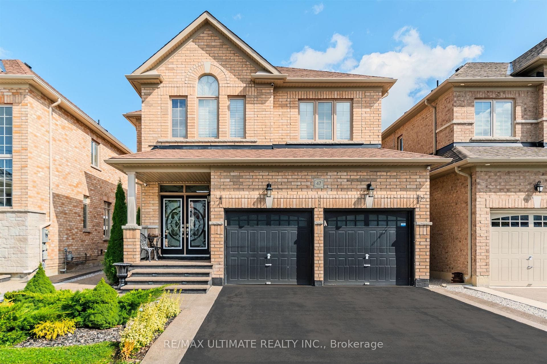 47 Lewis Avenue, Bradford West Gwillimbury, ON L3Z 0X2, Bradford West Gwillimbury — photo 1