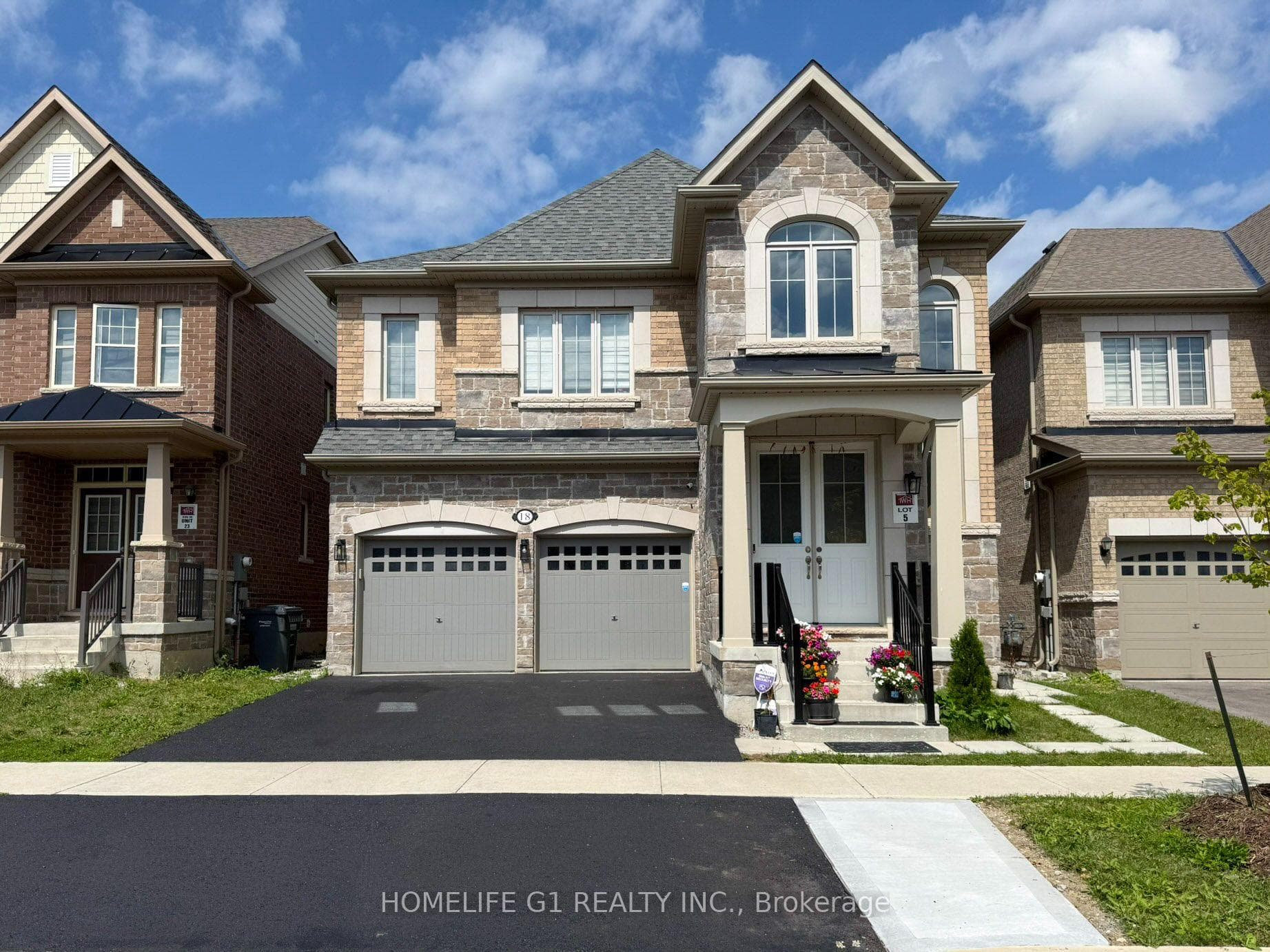 18 Donald Stewart Road, Brampton, ON L7A 5J8, Brampton — photo 1