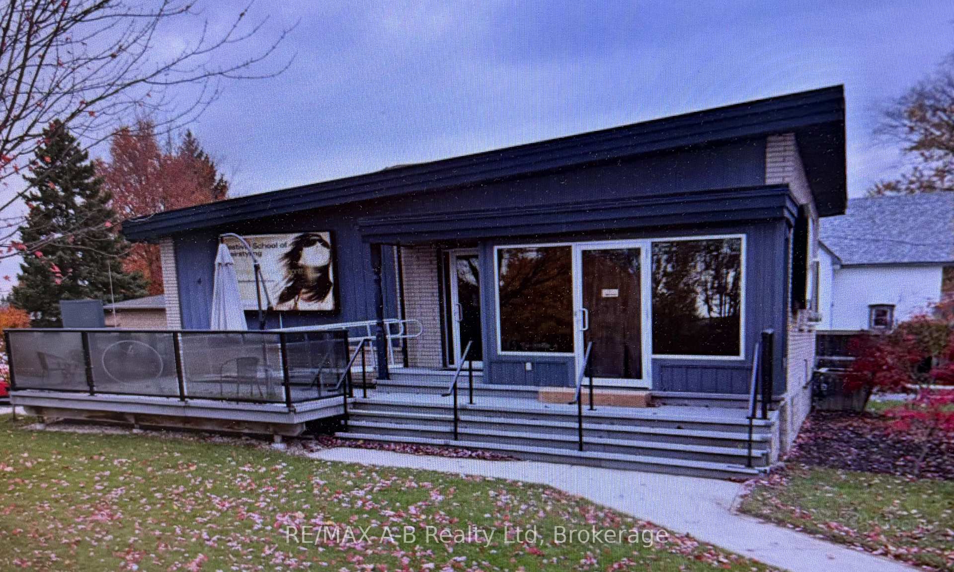 4 MC FARLANE Street, Stratford, ON N5A 8B6, Stratford — photo 1