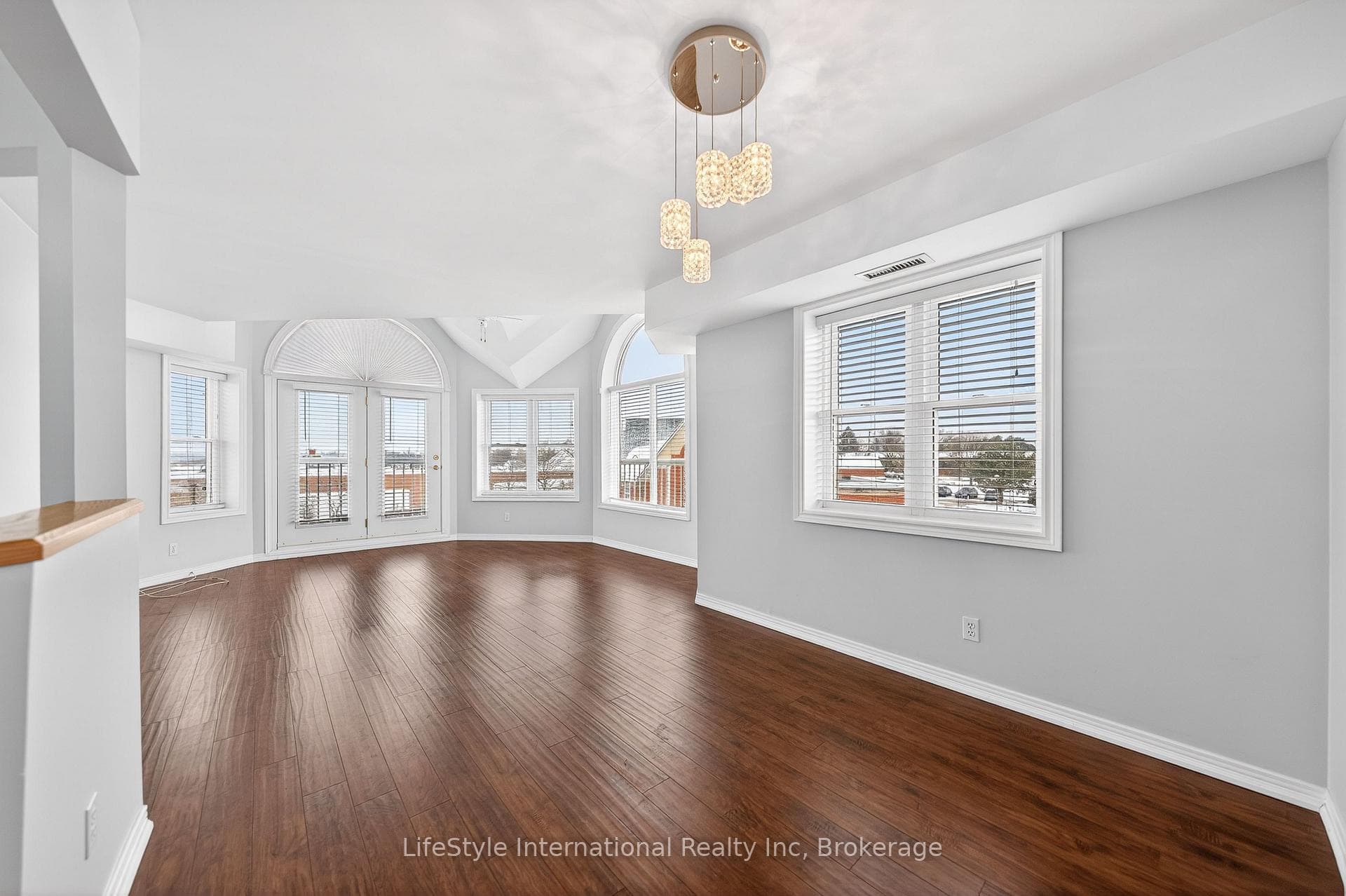 208 Silvercreek Parkway N 306, Guelph, ON N1H 8H2, Guelph — photo 1