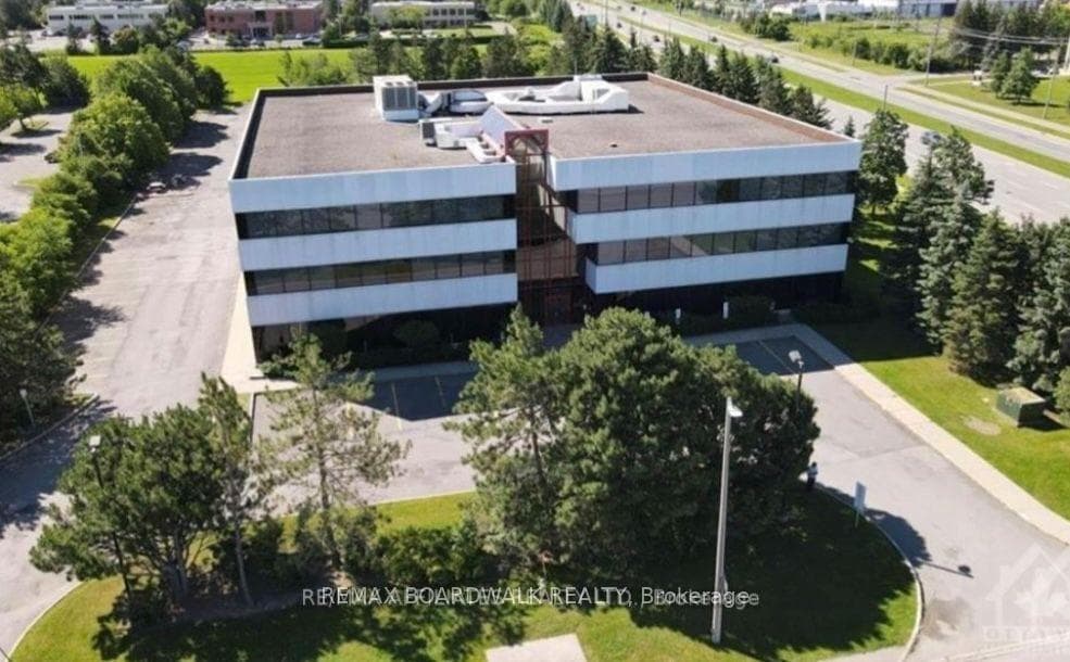 2465 ST LAURENT Boulevard, Hunt Club - South Keys and Area, ON K1G 6G8, Hunt Club - South Keys and Area — photo 1