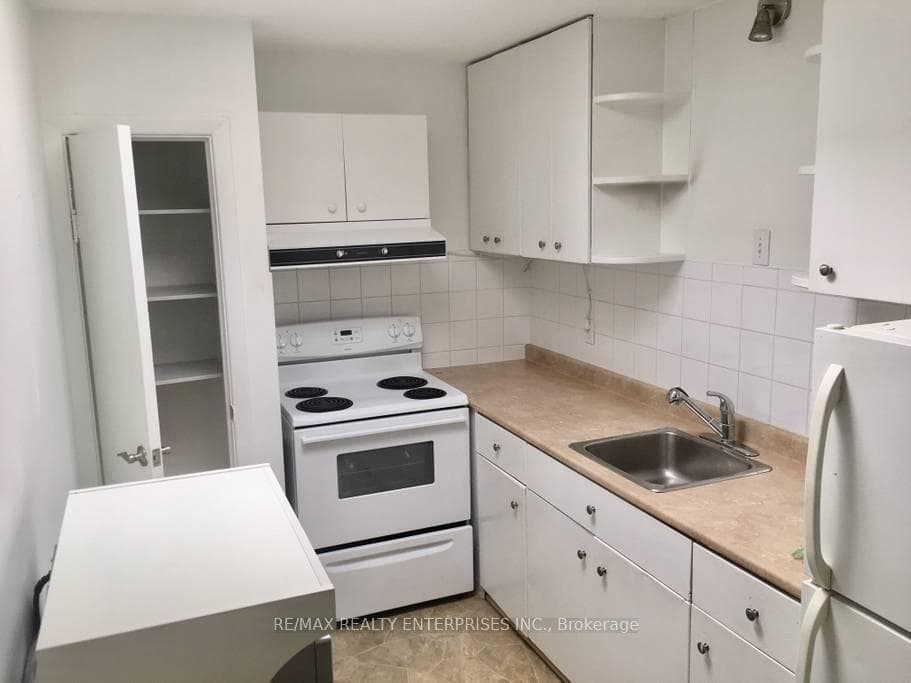 297 Lakeshore Road E 2, Mississauga, ON L5G 1H3, Mississauga — photo 1