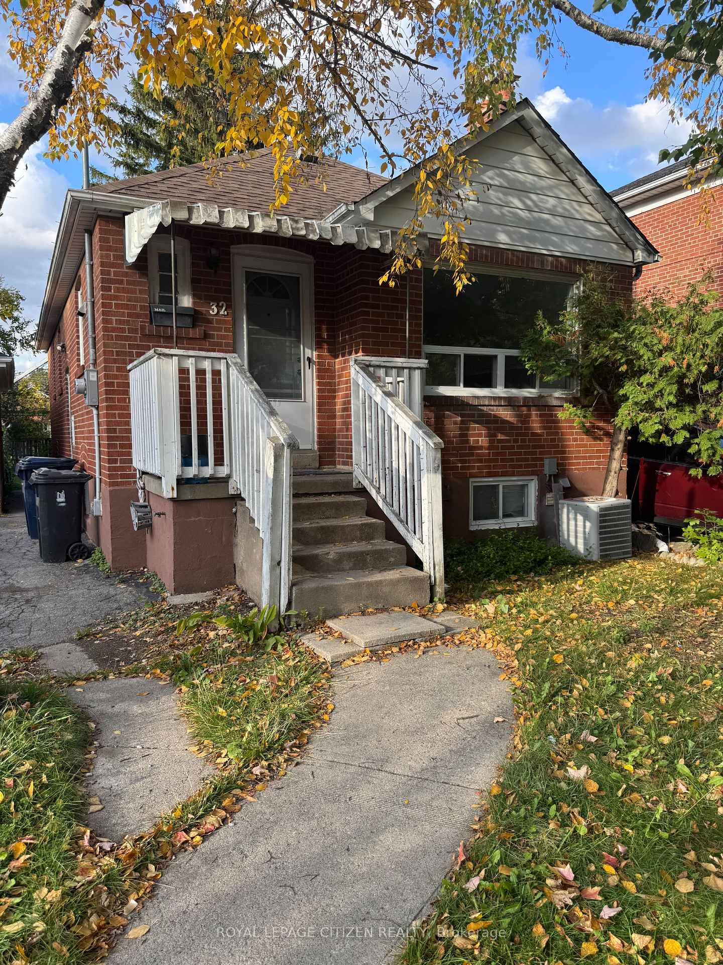 32 Newton Drive, Toronto, ON M2M 2M7, Toronto C14 — photo 1