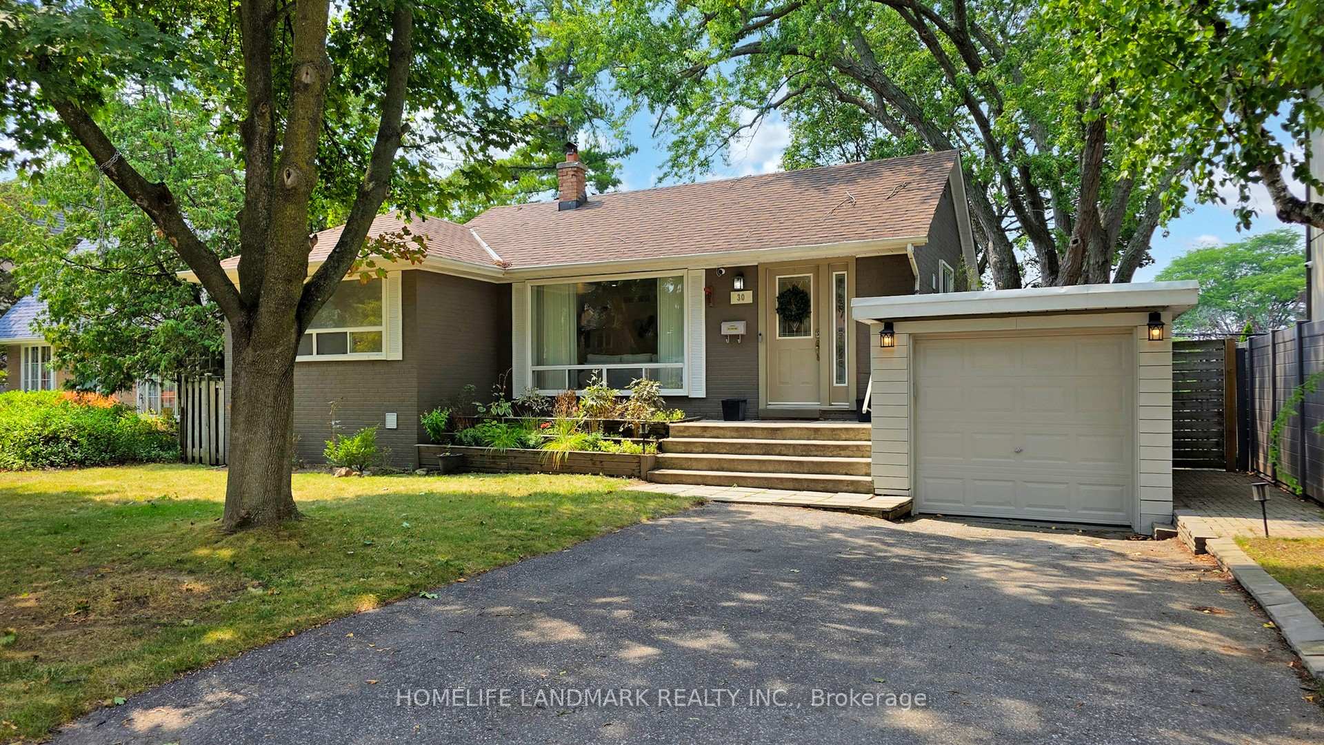 30 Paperbirch Drive, Toronto, ON M3C 2E7, Toronto C13 — photo 1