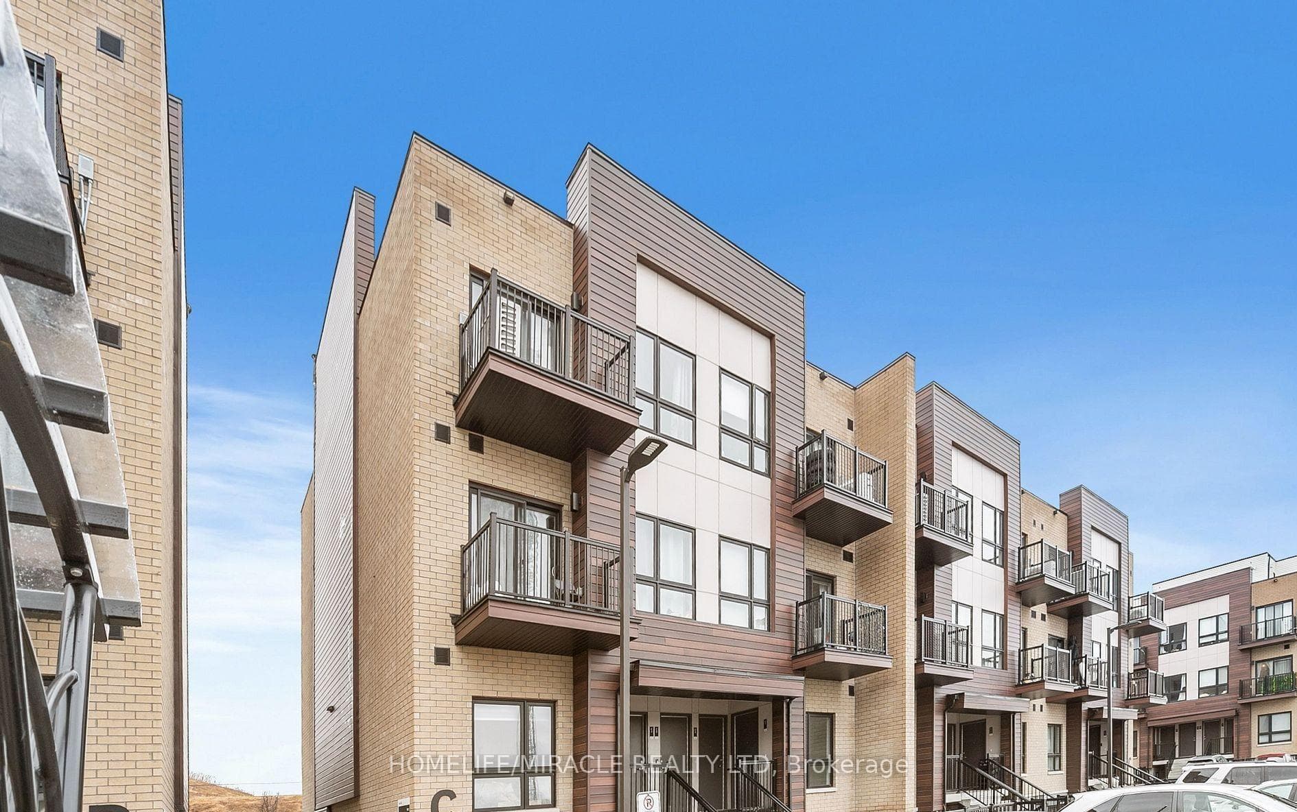 10 Palace Street C2, Kitchener, ON N2E 0J3, Kitchener — photo 1
