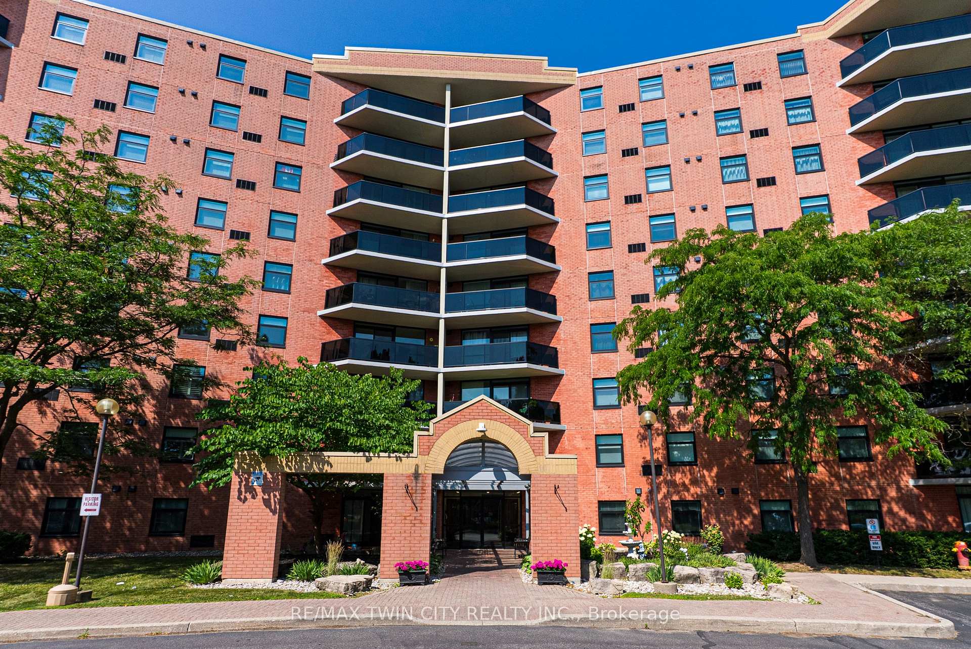 9 Bonheur Court 905, Brantford, ON N3P 1Z5, Brantford — photo 1