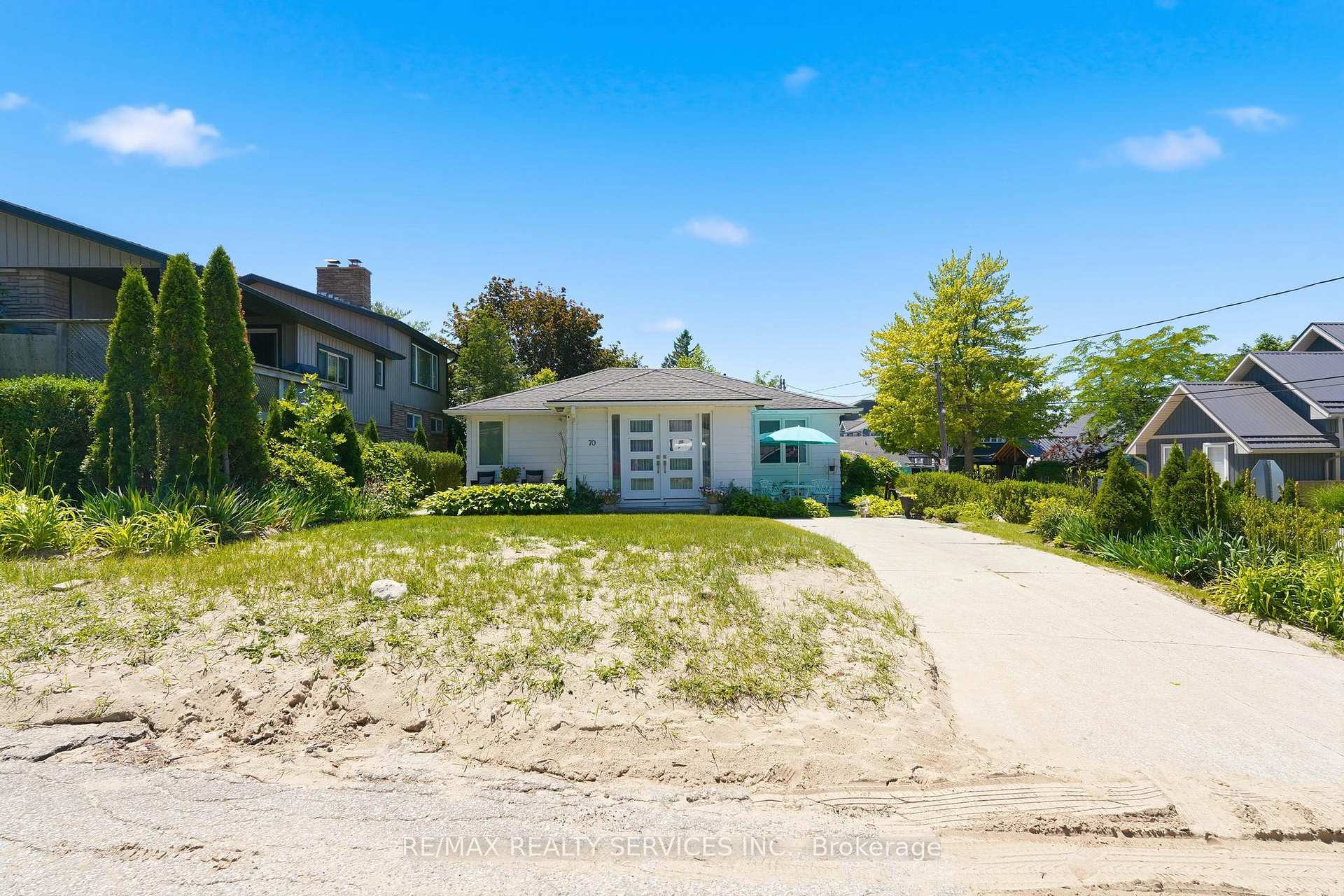 70 Oak Street, Lambton Shores, ON N0M 1T0, Lambton Shores — photo 1